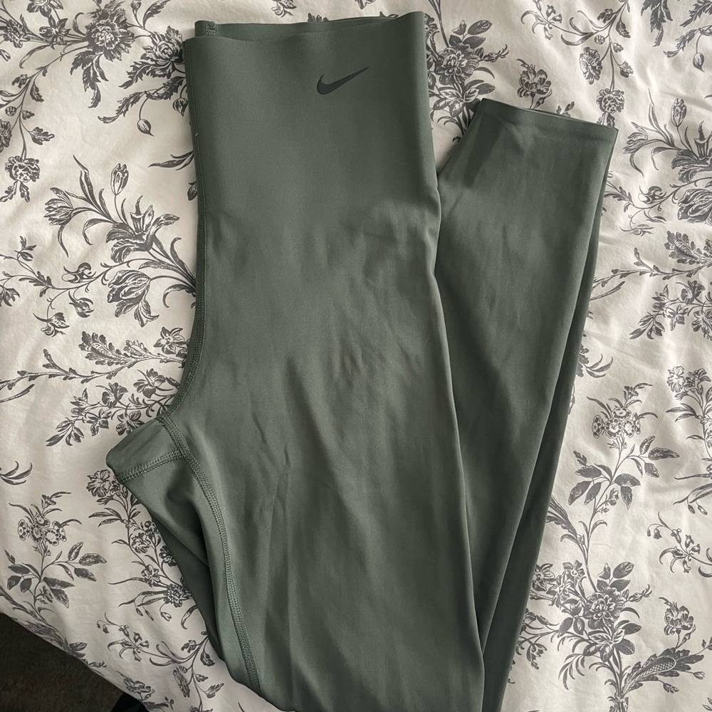 Nike women’s green dri fit leggings